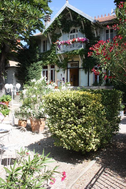 Hotel Le Chalet Fleuri Saint-Rémy-de-Provence Εξωτερικό φωτογραφία